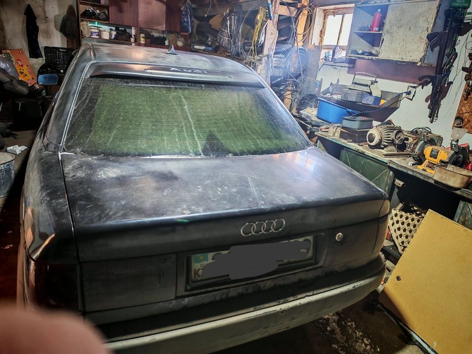Продаю Ауди 100 С4,