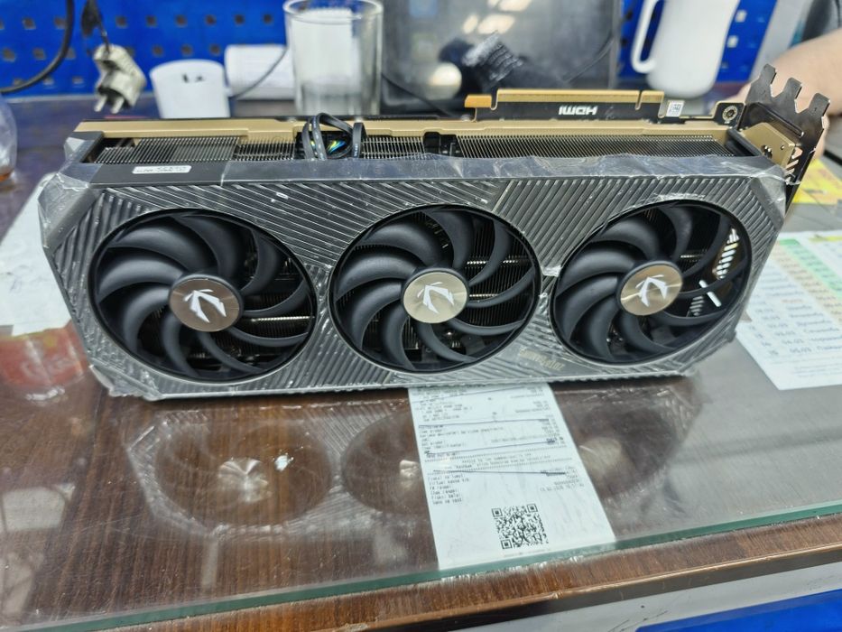 RTX 5090 32GB  ZOTAC GaminG Orginal GPU and RAM YOʻQ