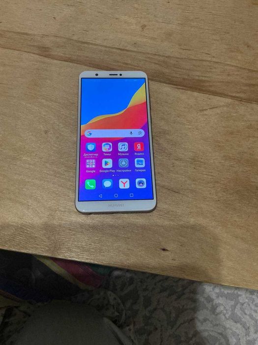 Продам телефон Huawei P smart