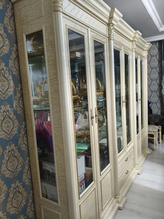 Шкаф для гостинной