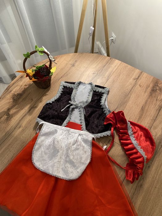 Костюмы тематические