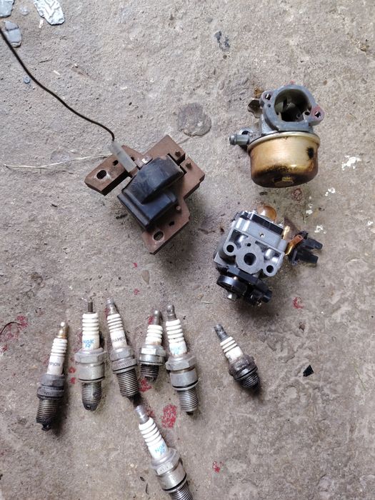 Lot carburetor si bobina Briggs Stratton , carb WALBRO HONDA si bujii