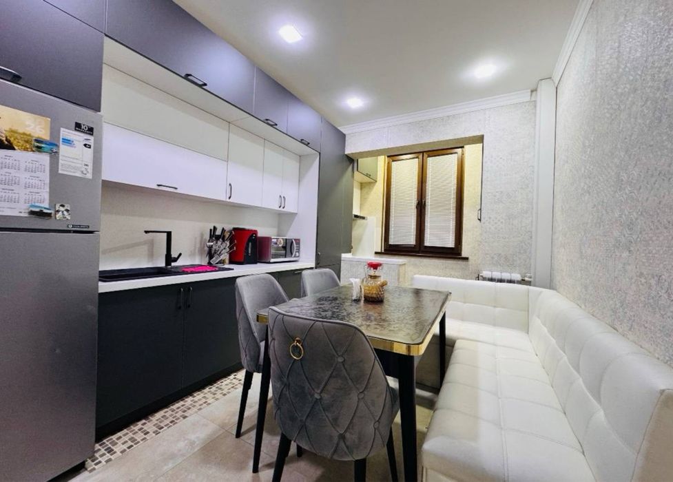 Ойбек метро, 4х комнатная квартира В центре