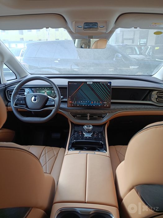 Denza D9 2025 model DM-i AWD Smart Driving 1020 Premium