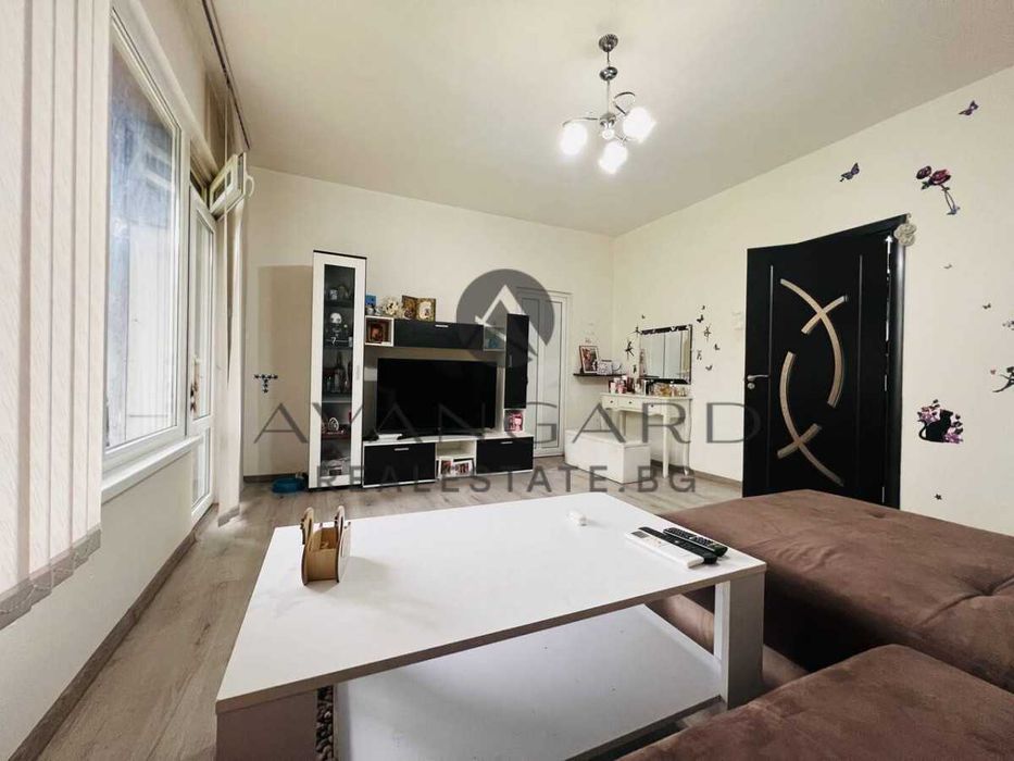 Продава се Тристаен апартамент в Пловдив, Христо Смирненски - 86 кв.м за 1542 €/кв.м - Снимка #1