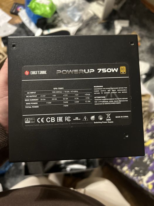 Блок питания на 750w Chieftronic Powerup