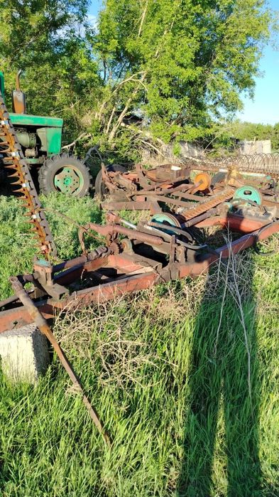 Продам трактор Т40, косилка двух бруска, и пресс