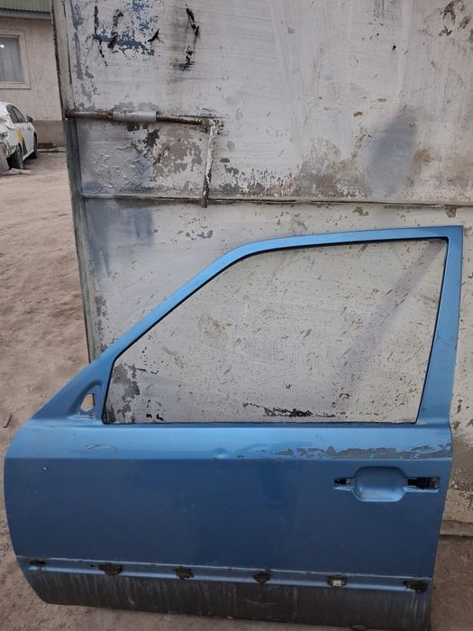 Левый голый двер мерседес 124