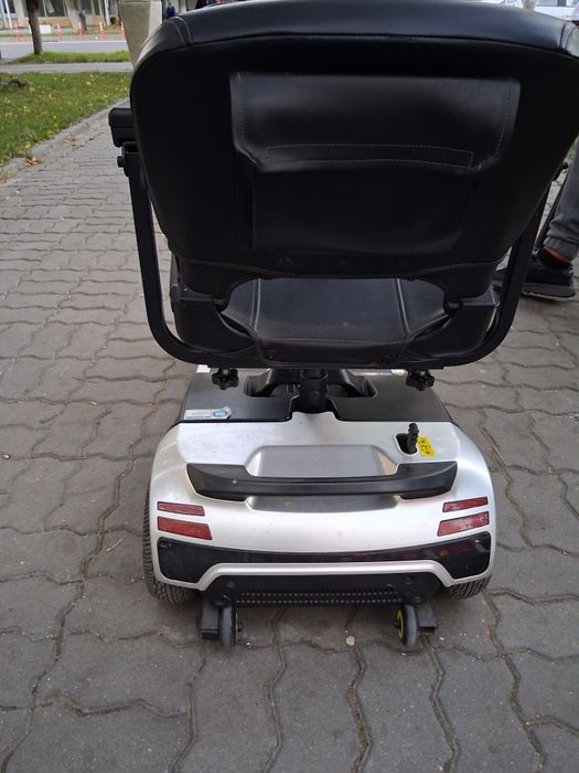Căruț electric pentru persoane cu dizabilitati