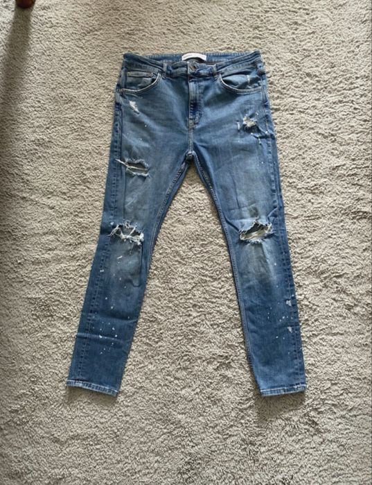 Blugi Bershka pentru barbati