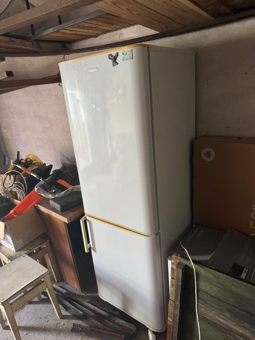 Продам холодильник