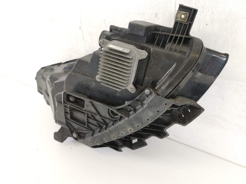 Ляв фар Led Tesla Model 3/Y / Lqv far Led Tesla Model 3/Y Оригинален п