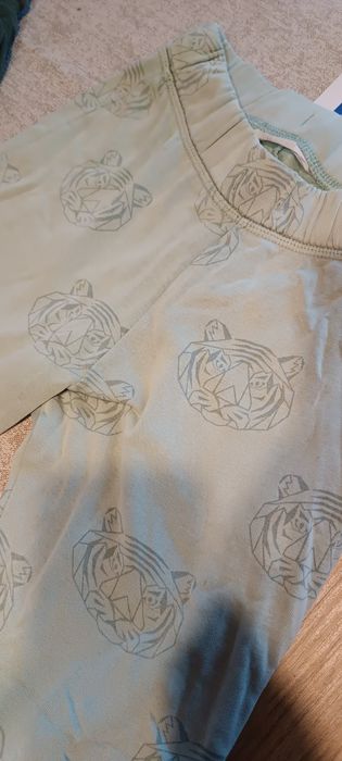 Четири чифта панталони за 10-12 години. 146 и 152 см височина. Марка H