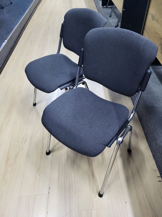 Стуллар бор. Срочно сотилади