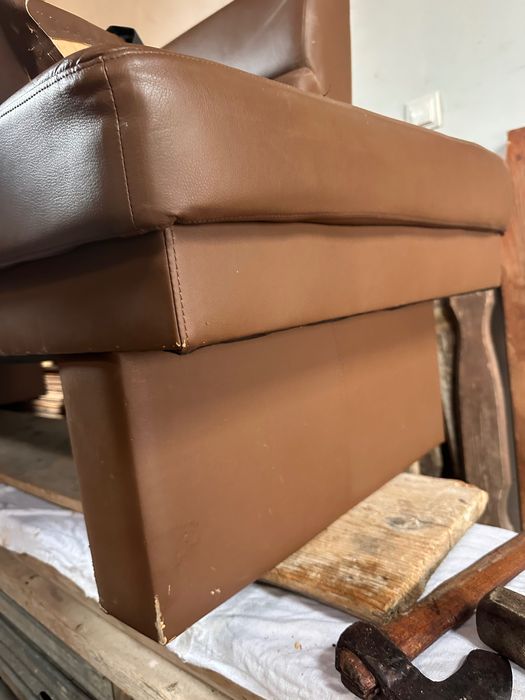 Colțar maro de piele