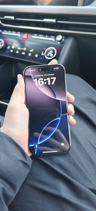 iPhone 16 pro на гарантии