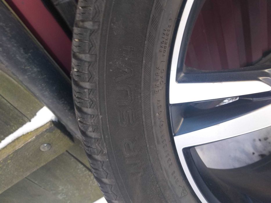 Doua Anvelope Iarna Nokian WR Suv 4 235 55 R19 An 2018 ci256