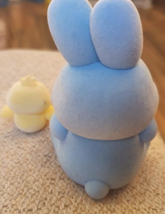 куче с бутилка , зайче и пиленце