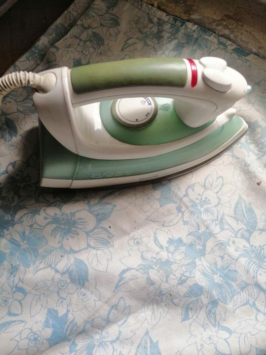 Kenwood ютия. Почти нова