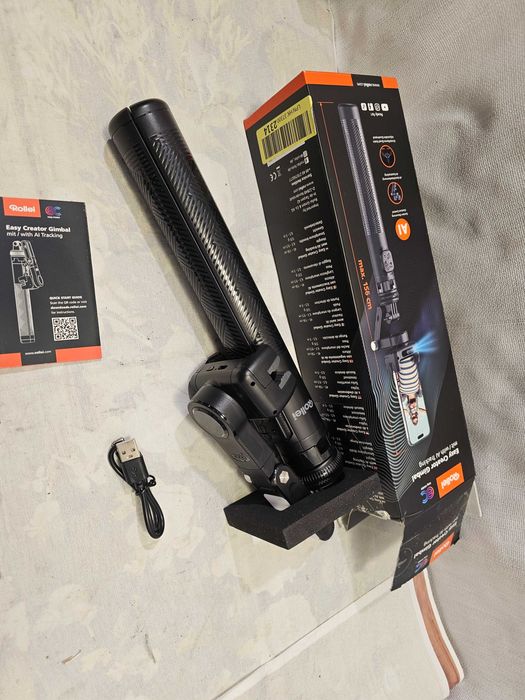 Gimbal smartphone Rollei Easy creator with AI tracking