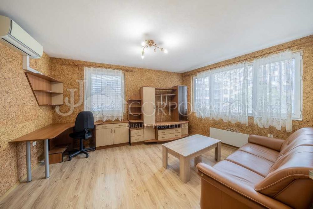 Продава се Двустаен апартамент в София, Стрелбище - 74 кв.м за 4063 €/кв.м - Снимка #1