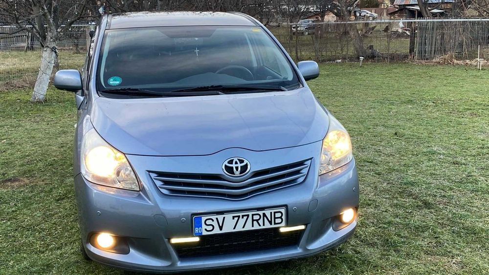 Vând Toyota Verso 2011 sau scbimb cu Toyota Prius 2011