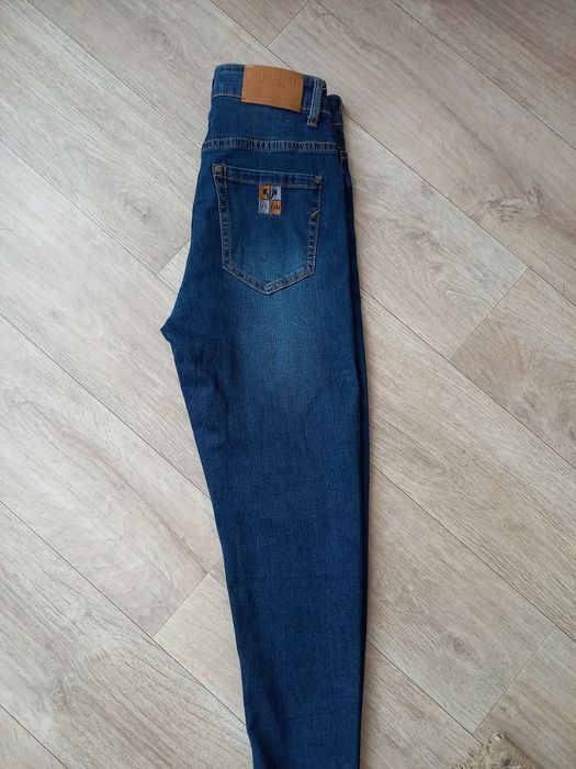 Джинсы р 25 на 7/9 лет