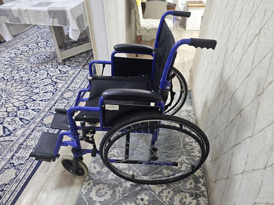 Продам инвалидную коляску комнатная
