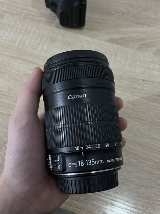 Фотоаппарат Canon 600D