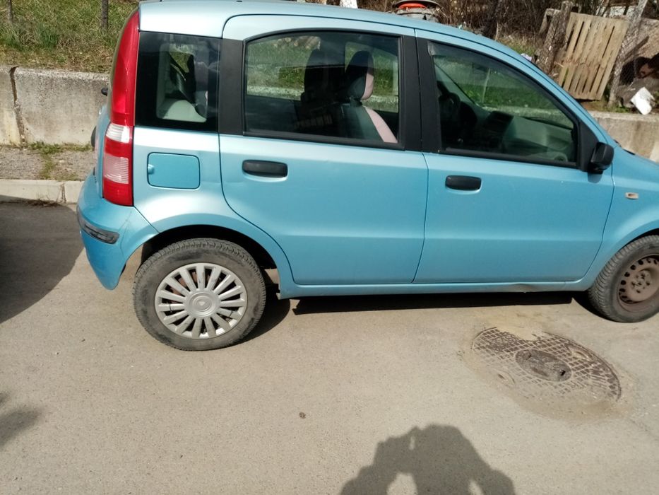 Продавам лек автомобил фият панда газ /бензин, ела. стъкла, нова газов