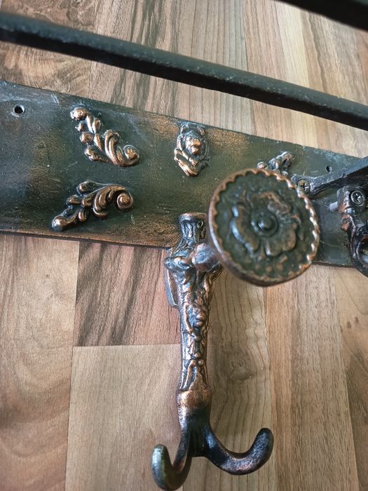 Голяма ретро закачалка от кован месинг 105см