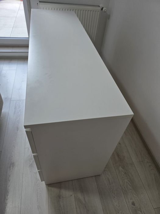 Noptieră alba de vazare