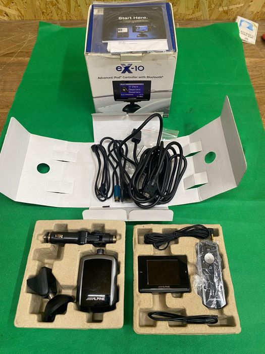 Gadget Alpine EX 10 BT multimedia auto nou