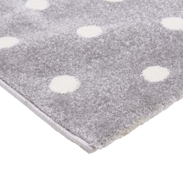 Розов детски килим с пеперуди и сърца