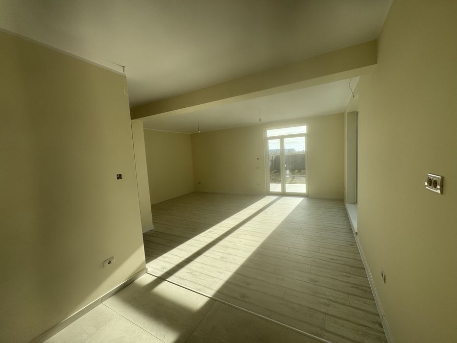 Vand 1/2 duplex in spate la Esso ( Giroc)