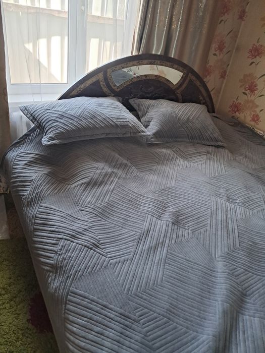 Продам спальный гарнитур