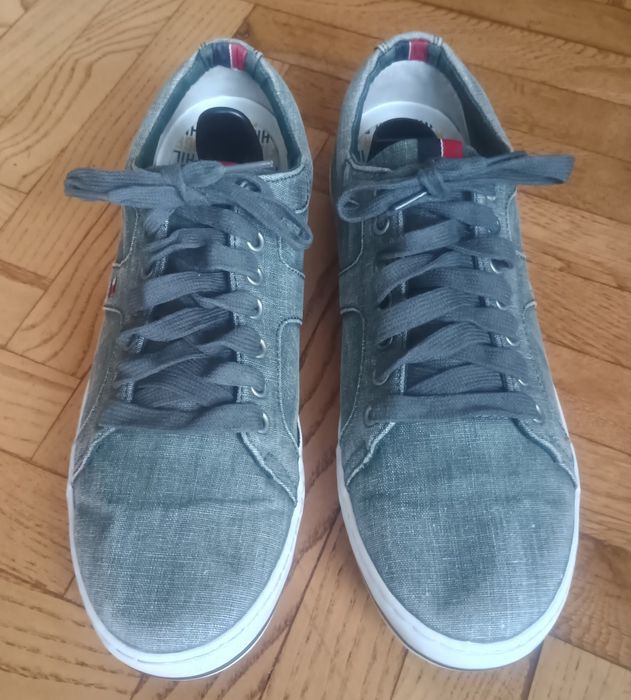 Оригинални мъжки сникърси Tommy Hilfiger
В отлично състояние
Номер