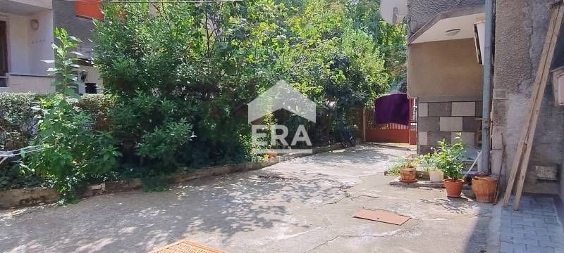 Дава се под наем Етаж от къща в Кърджали, Център - 77 кв.м за 204 € - Снимка #10