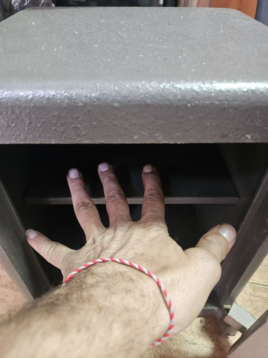 Сейф метална каса