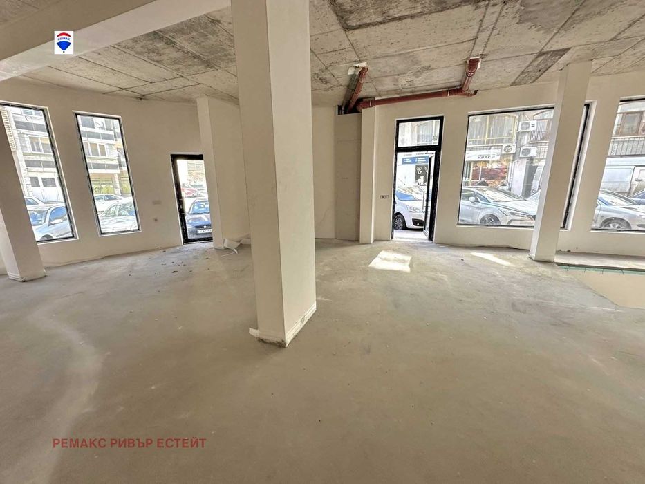 Продава се Магазин в Русе, Център - 134 кв.м за 836 €/кв.м - Снимка #1