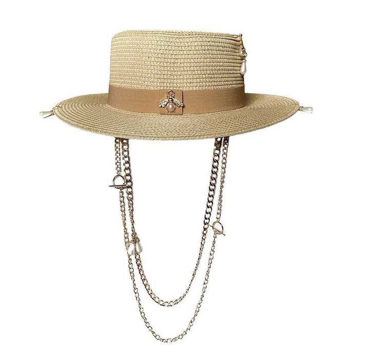 Ефектна дамска шапка