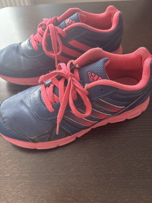 Adidas обувки за момиченце 34 номер