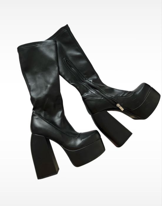 cizme negre (dupe de la naked wolfe)