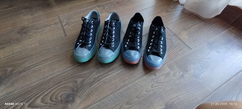 Два чифта Converse за 110лв.
