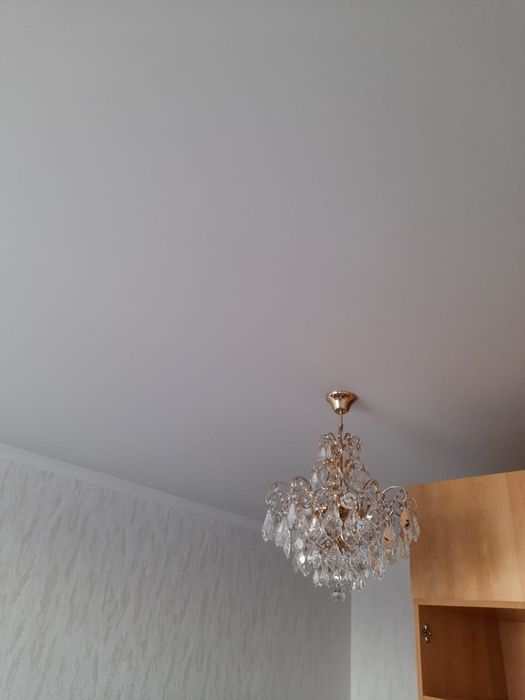 Срочно продам люстру