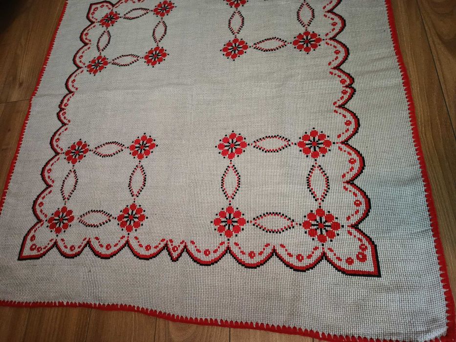 2 fete de mese cusute manual/pe itamima/handmade