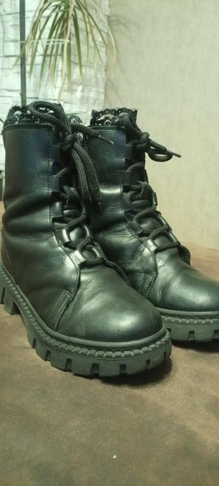 Боти от естествена кожа на българската фирма "Понки" 34 номер.
