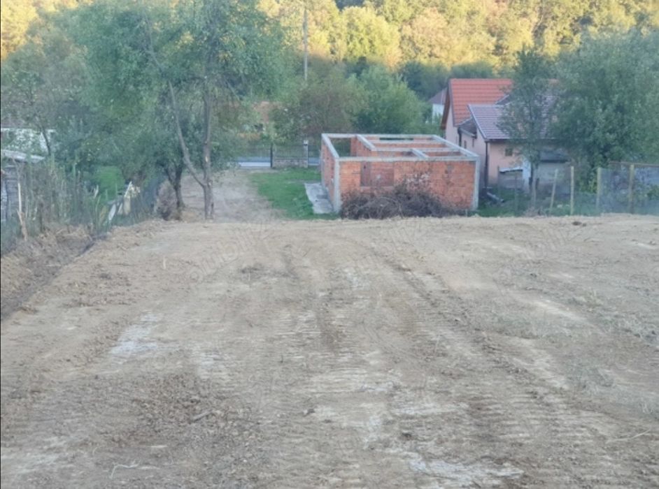 Casă de vânzare la roșu