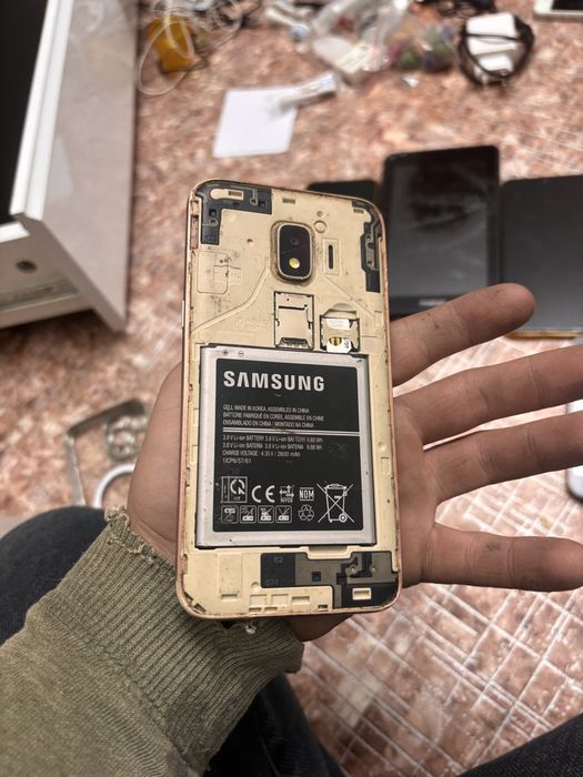 Продам телефоны не рабочие на запчасти