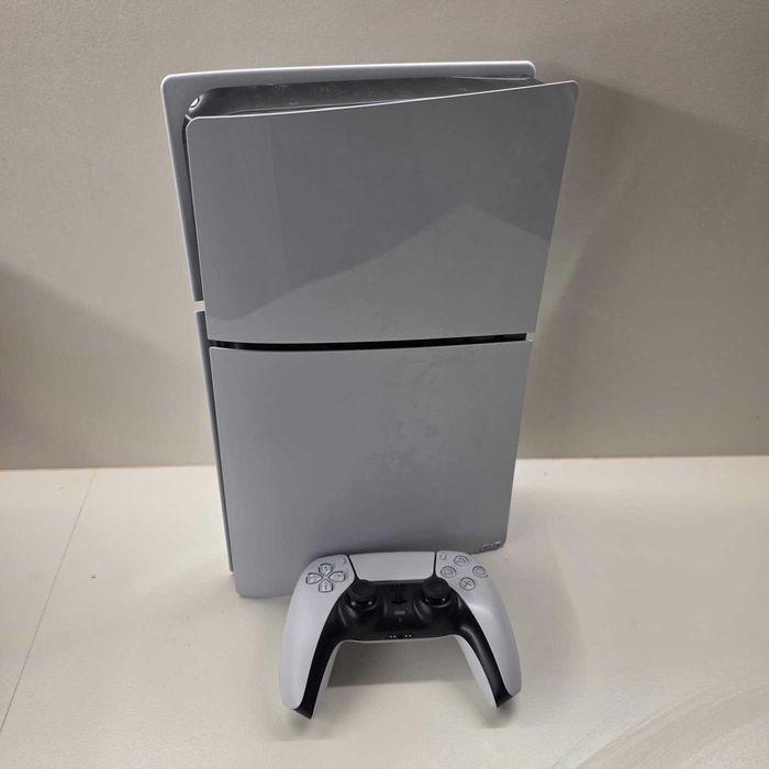 PS5 Slim Digital + контролер, гаранция до 01.2027